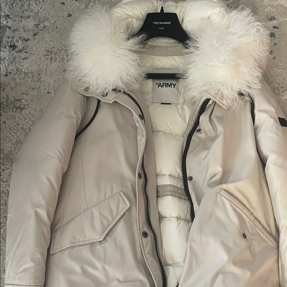 Yves Salomon Women's Beige Puffer Coat with White Fur Trim
